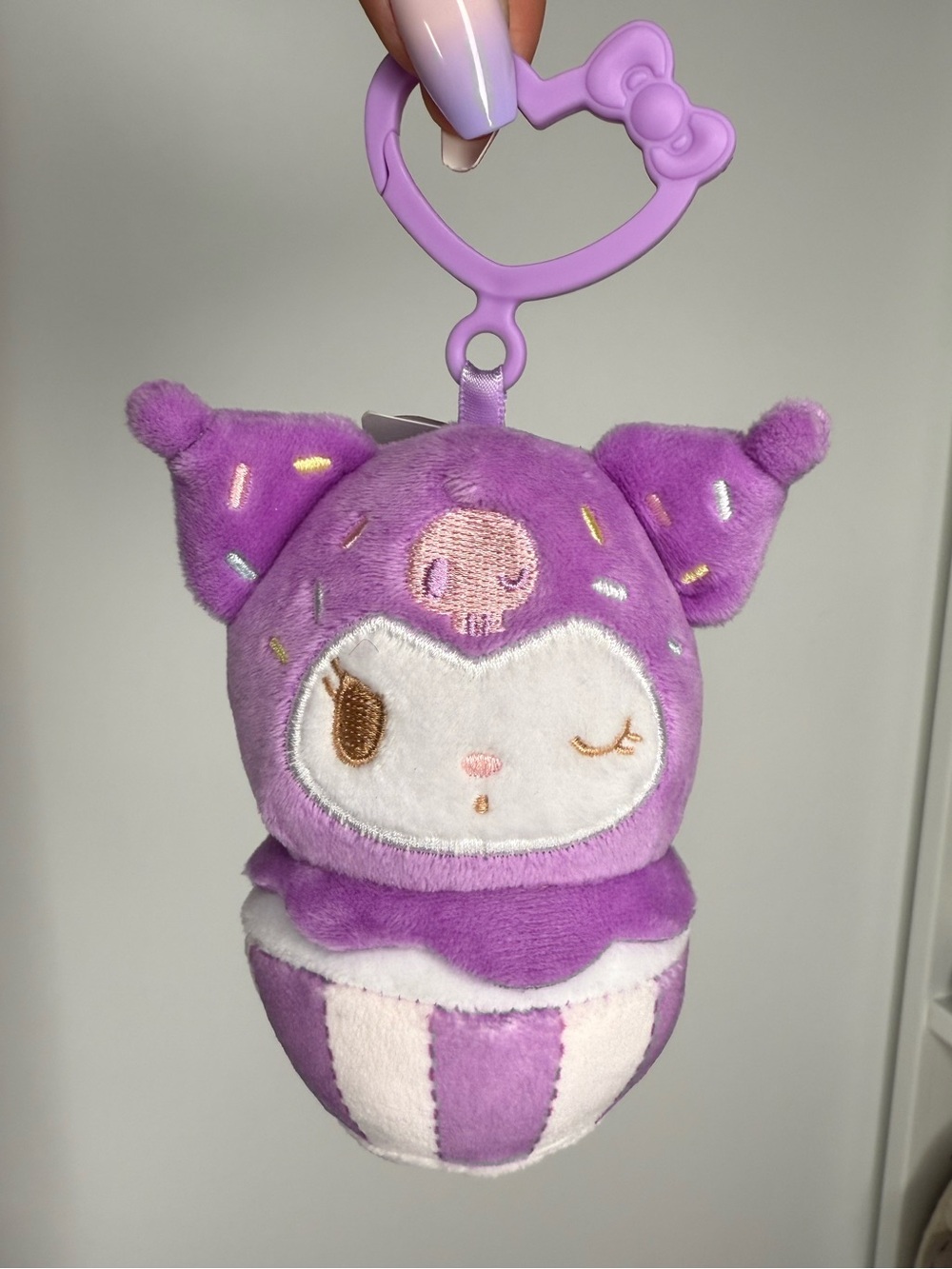 Hello Kitty Sanrio Cupcake Clip